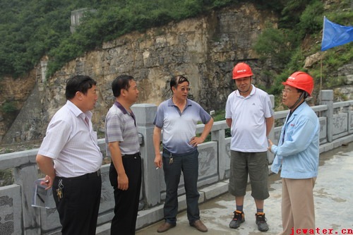 加強(qiáng)防汛督查，確保安全度汛